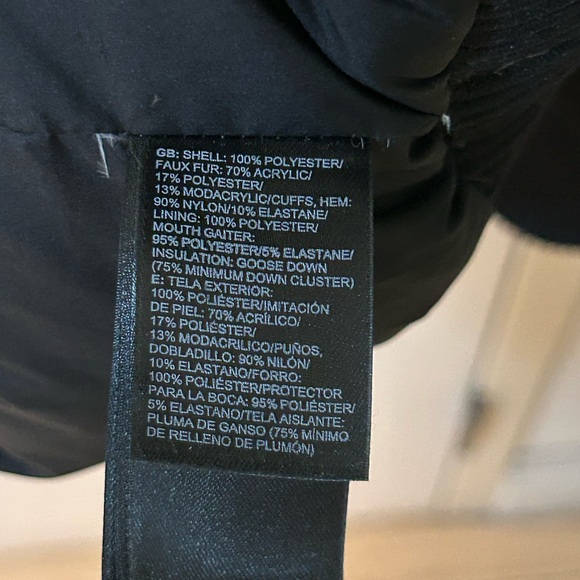 The North Face Gotham III Jacket. ( 1 owner ) - Picture 8 of 10
